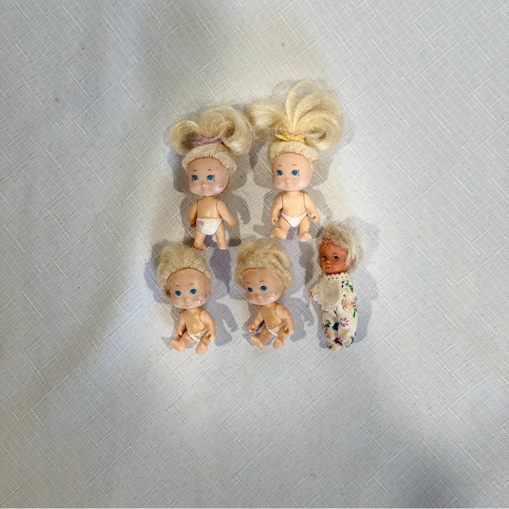 26  Vintage Mattel Barbies.